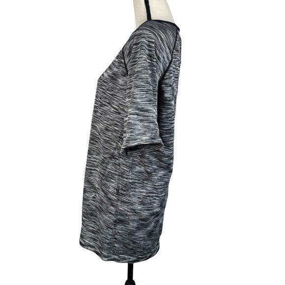 LIVI Lane Bryant SZ 22/24 Fitted Top Activewear Lightweight Crew Neck Stretch - Picture 5 of 6